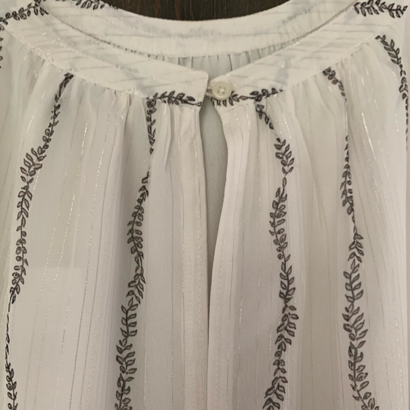 NWT Loft sleeveless blouse - Picture 3 of 5